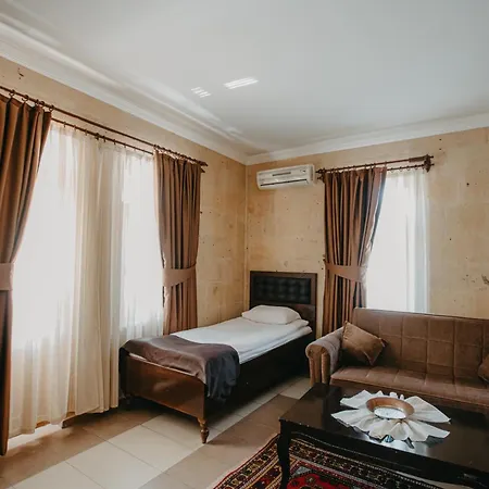 ロイヤル ストーン ハウシズ 3*