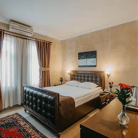 ロイヤル ストーン ハウシズ ホテル